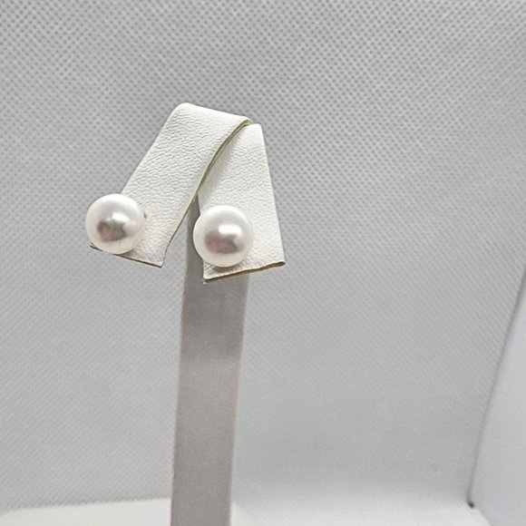 NEW Sterling Silver 925 Pearl Studs - Earrings - Picture 1 of 4
